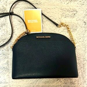 Michael kors crossbody. Dark Blue Navy close to black color🥰